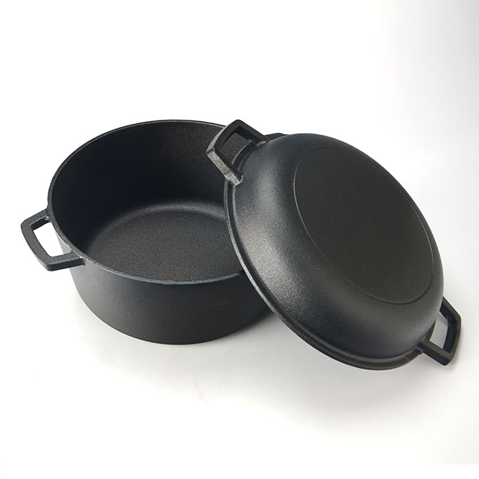 Gietijzeren dubbele braadpan met koekenpandeksel
