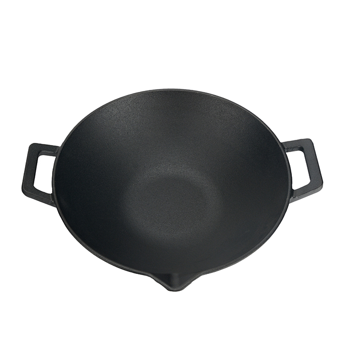 Gietijzeren wok met schenktuiten
