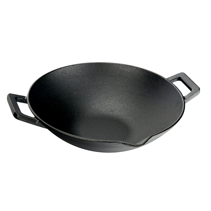 Gietijzeren wok met schenktuiten